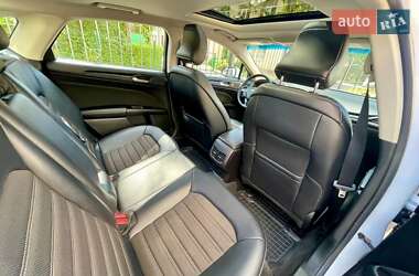 Седан Ford Fusion 2018 в 
