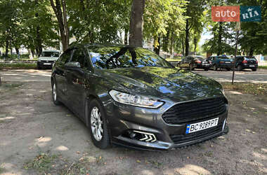Седан Ford Fusion 2016 в 