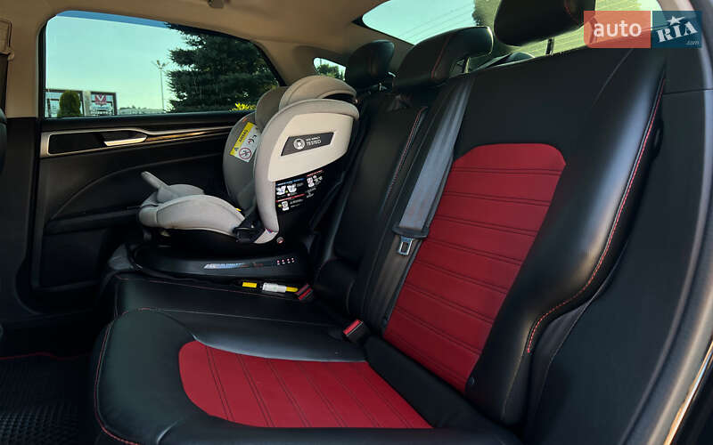 Седан Ford Fusion 2014 в Львове