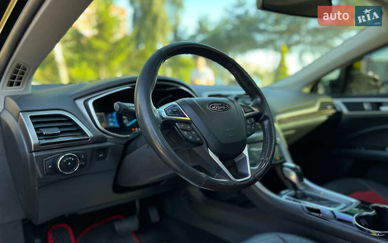 Седан Ford Fusion 2014 в Львове