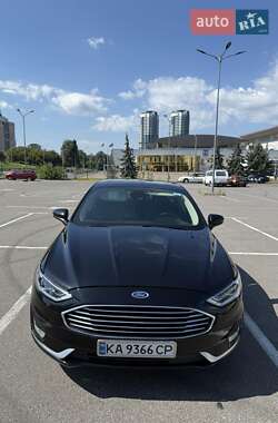 Седан Ford Fusion 2019 в 
