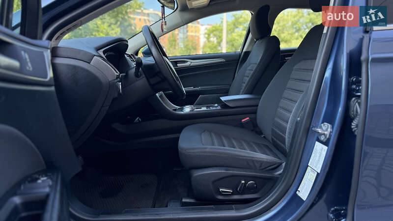 Седан Ford Fusion 2018 в Калуше
