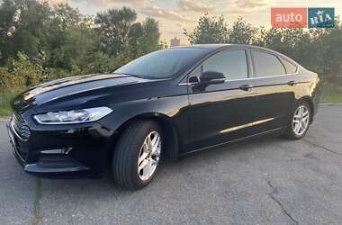 Седан Ford Fusion 2015 в 