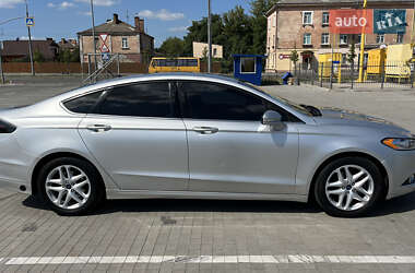 Седан Ford Fusion 2015 в 