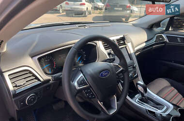Седан Ford Fusion 2014 в 