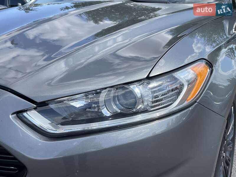 Седан Ford Fusion 2013 в Дніпрі