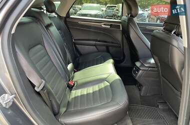 Седан Ford Fusion 2013 в 