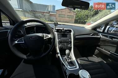 Седан Ford Fusion 2015 в 