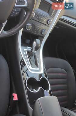 Седан Ford Fusion 2014 в 