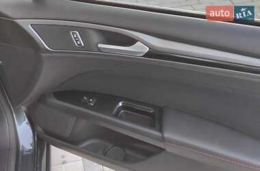 Седан Ford Fusion 2014 в 