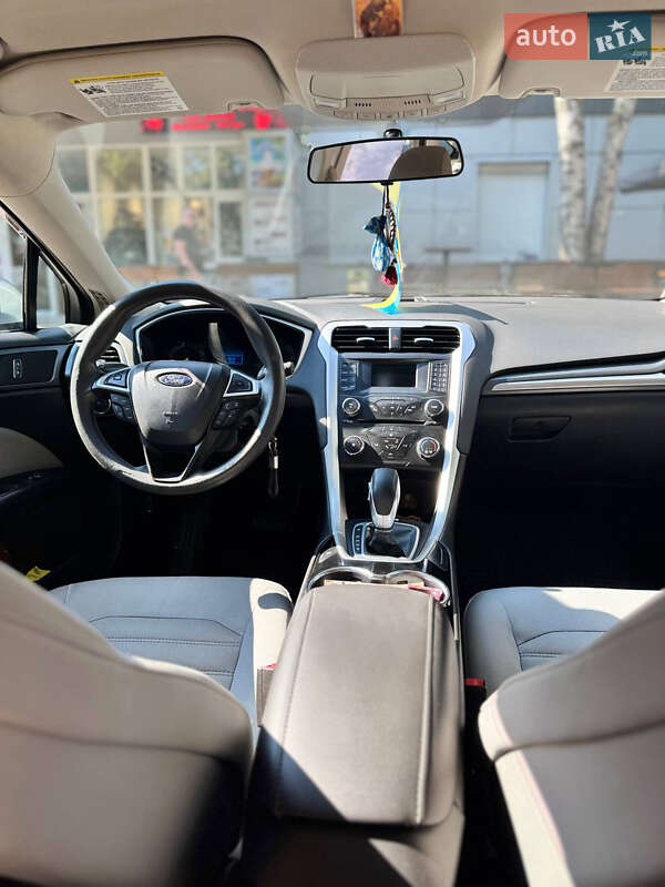 Седан Ford Fusion 2013 в Ровно