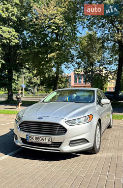 Седан Ford Fusion 2013 в Рівному
