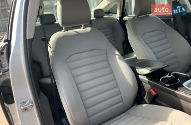 Седан Ford Fusion 2013 в 