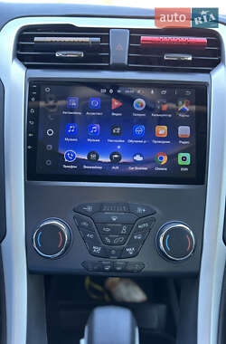Седан Ford Fusion 2015 в 