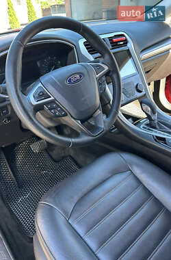Седан Ford Fusion 2015 в 