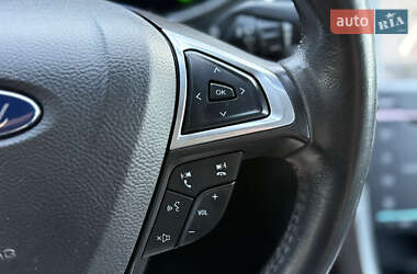 Седан Ford Fusion 2014 в 