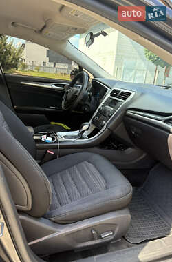 Седан Ford Fusion 2015 в 