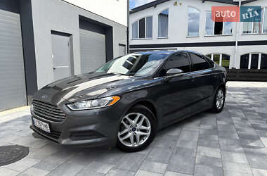 Седан Ford Fusion 2015 в 
