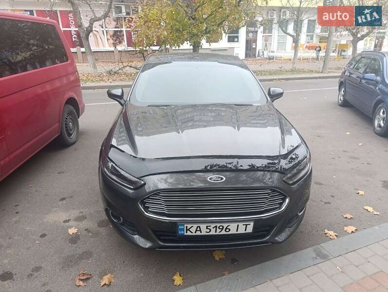 Седан Ford Fusion 2016 в 