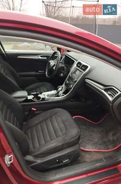 Седан Ford Fusion 2014 в 