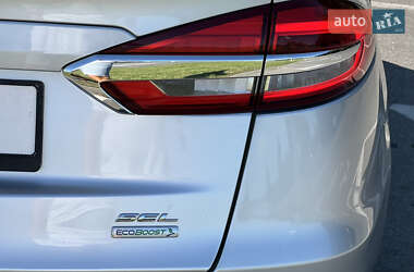 Седан Ford Fusion 2019 в 