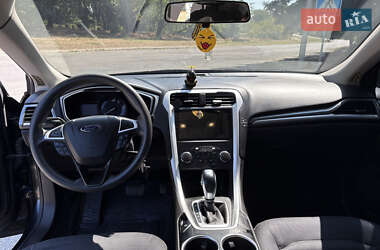 Седан Ford Fusion 2012 в 