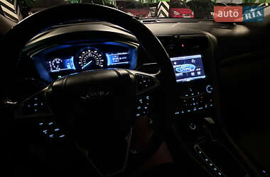 Седан Ford Fusion 2013 в 