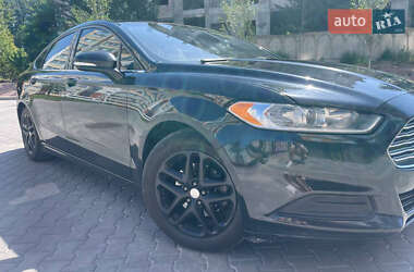 Седан Ford Fusion 2013 в 