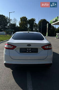 Седан Ford Fusion 2013 в 