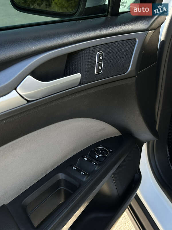 Седан Ford Fusion 2013 в Каменец-Подольском