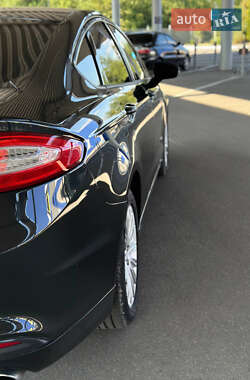 Седан Ford Fusion 2012 в 
