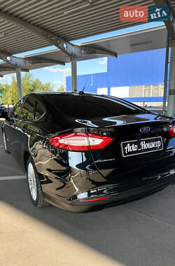 Седан Ford Fusion 2012 в 