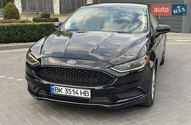 Седан Ford Fusion 2016 в 