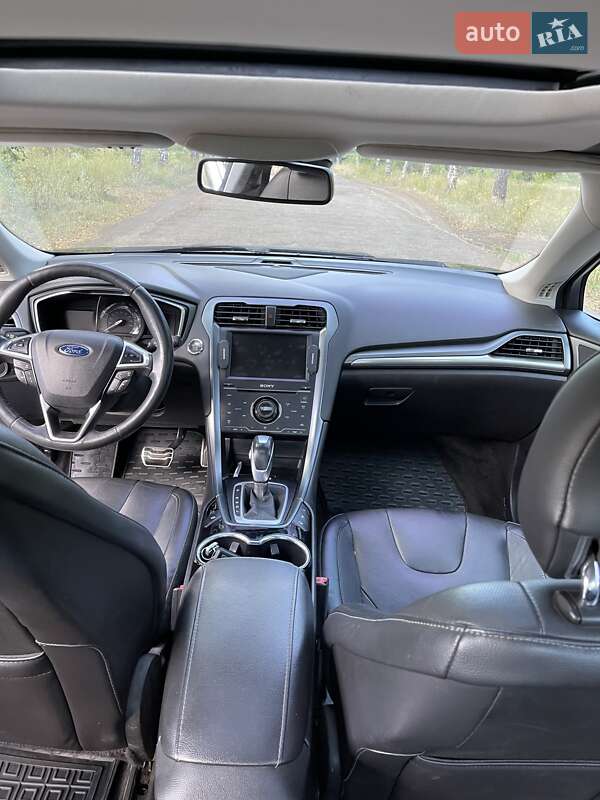Седан Ford Fusion 2015 в Лозовой