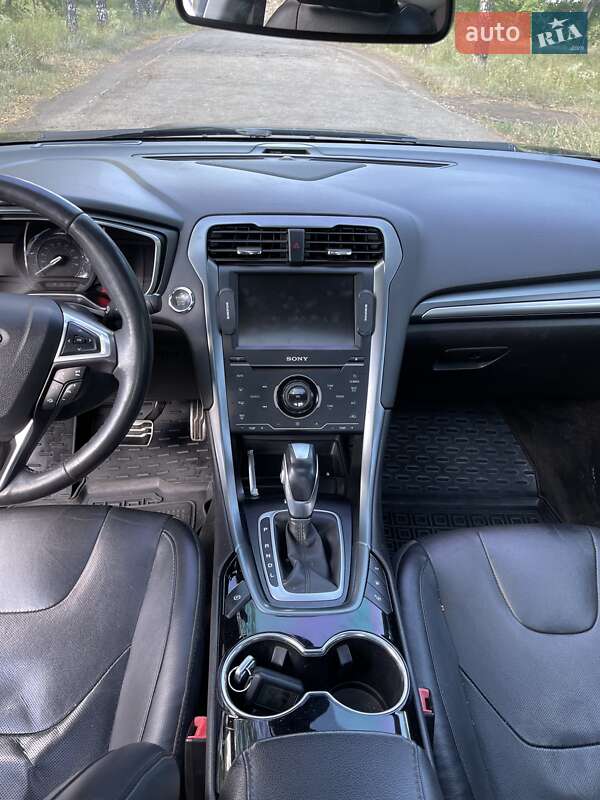 Седан Ford Fusion 2015 в Лозовой