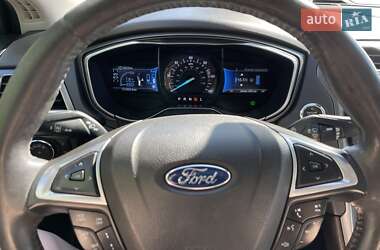 Седан Ford Fusion 2015 в 