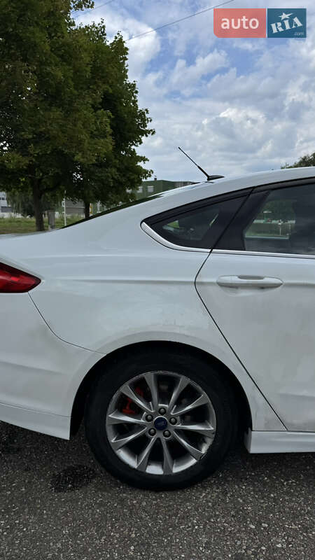 Седан Ford Fusion 2017 в Полтаві