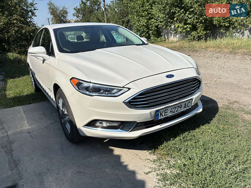 Седан Ford Fusion 2016 в Терновке