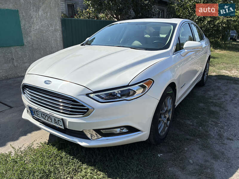 Седан Ford Fusion 2016 в Терновке