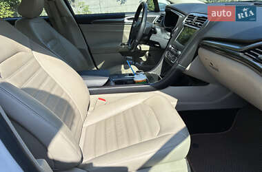 Седан Ford Fusion 2016 в 