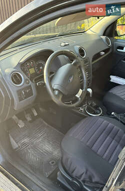 Хэтчбек Ford Fusion 2006 в 