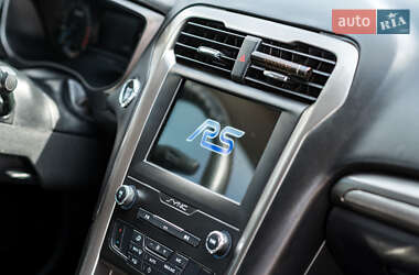 Седан Ford Fusion 2016 в 
