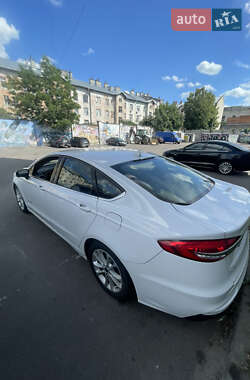 Седан Ford Fusion 2019 в 