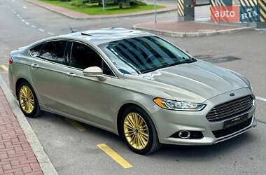 Седан Ford Fusion 2015 в 