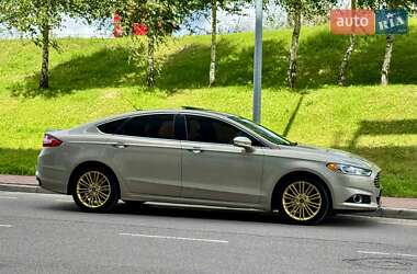 Седан Ford Fusion 2015 в 