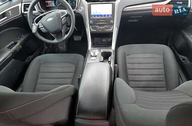 Седан Ford Fusion 2020 в 