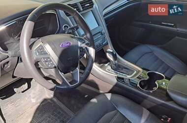 Седан Ford Fusion 2015 в 