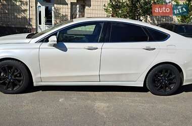 Седан Ford Fusion 2015 в 