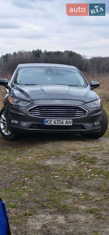 Седан Ford Fusion 2018 в 