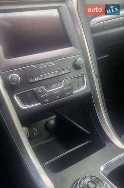 Седан Ford Fusion 2018 в 